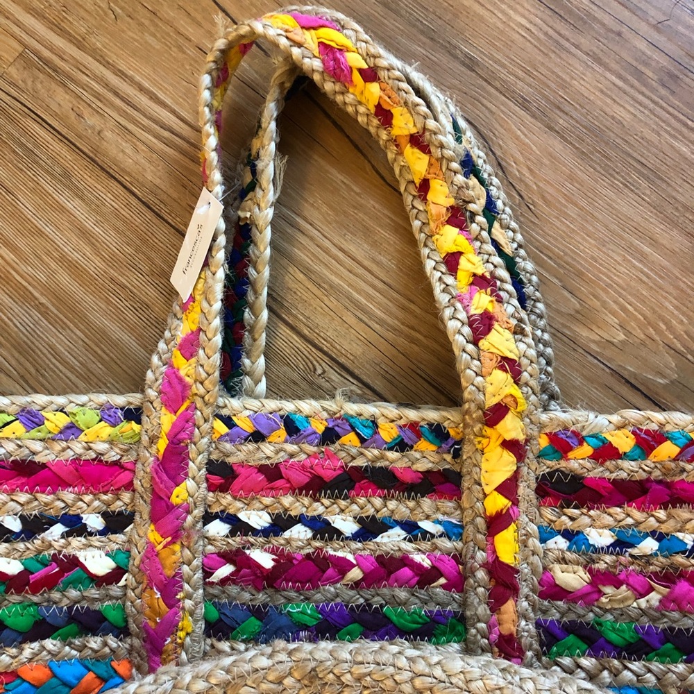 Francesca’s Straw Boho Tote Bag - Picture 3 of 10